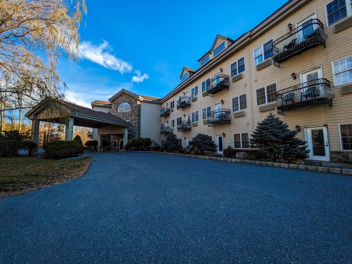 The Willowbrook Golf Hotel At Split Rock Lake Harmony Bagian luar foto